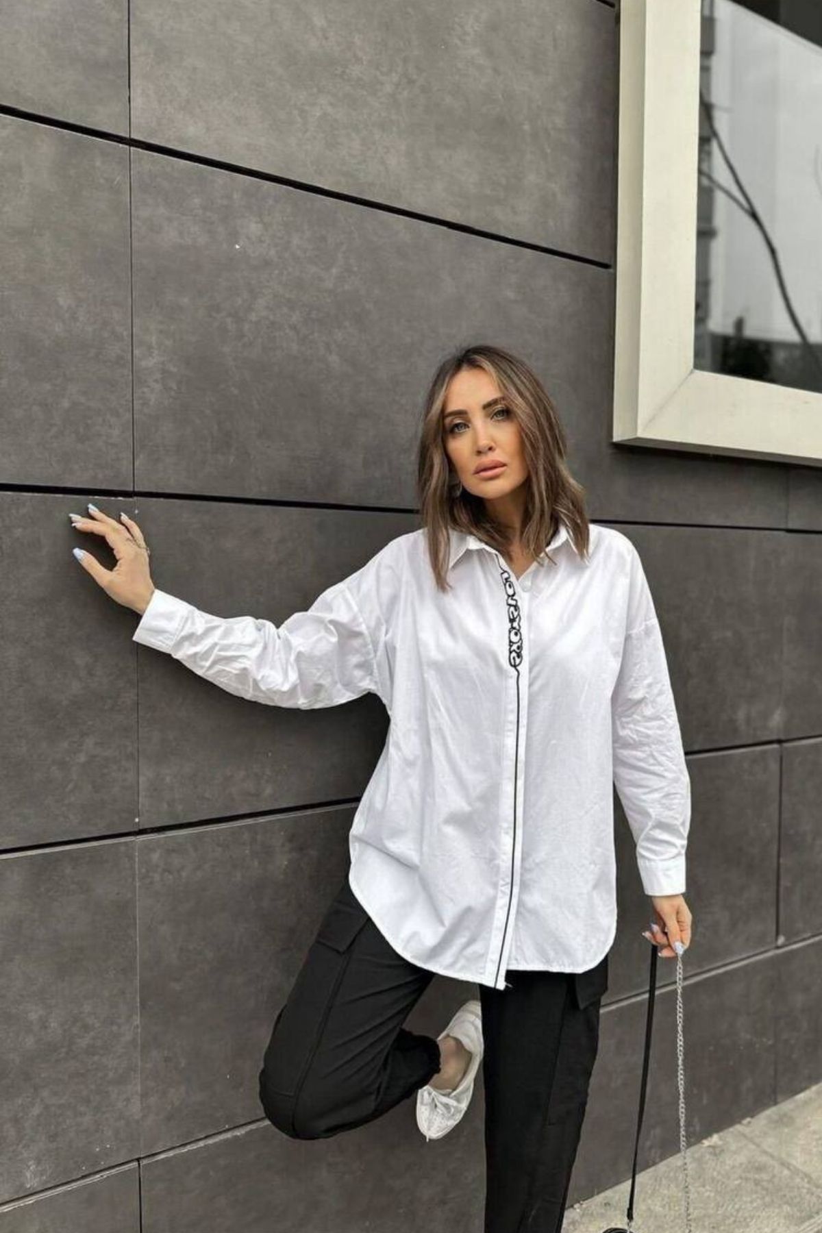 GoGoTrendy Yeni Sezon Önü Nakışlı Gömlek 